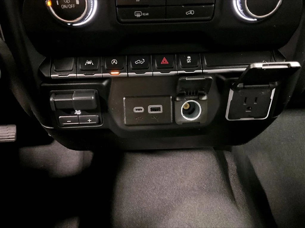 Used 2023 Blue Chevrolet Custom image 26