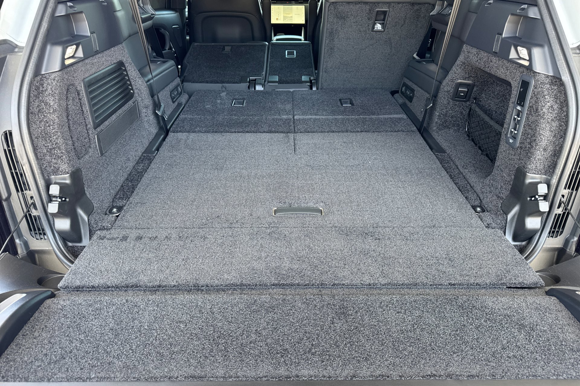 2026 Land Rover Range Rover SE - Photo 18