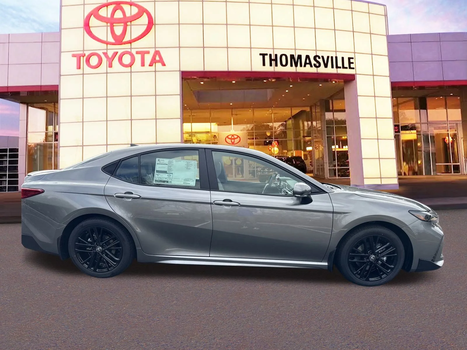 Used 2025  Toyota  image 4