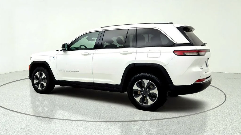 Used 2023 Bright White Clearcoat Jeep 4x4 image 7