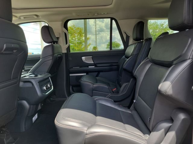 Used 2025 White Ford Platinum image 11