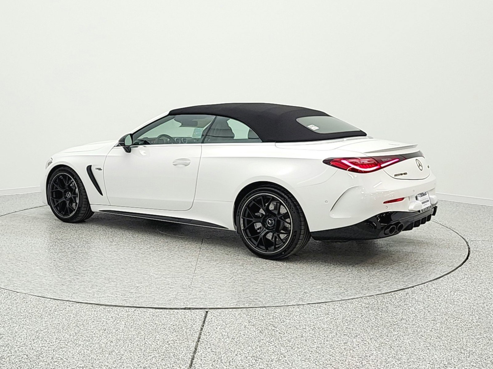 New 2026 MANUFAKTUR Moonlight White Metallic Mercedes-Benz AMG® CLE 53 4MATIC+ Cabriolet image 33