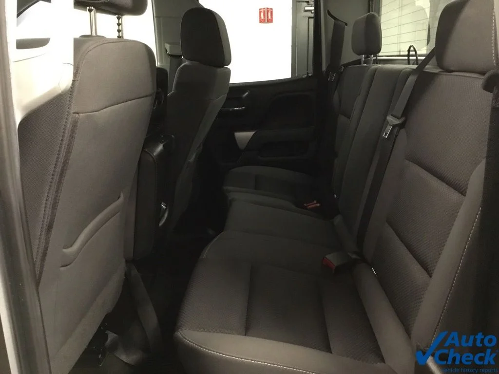 Used 2018 Silver Chevrolet LT image 34