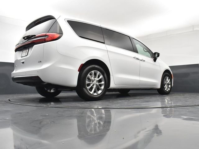 2026 Chrysler Pacifica Select - Photo 24