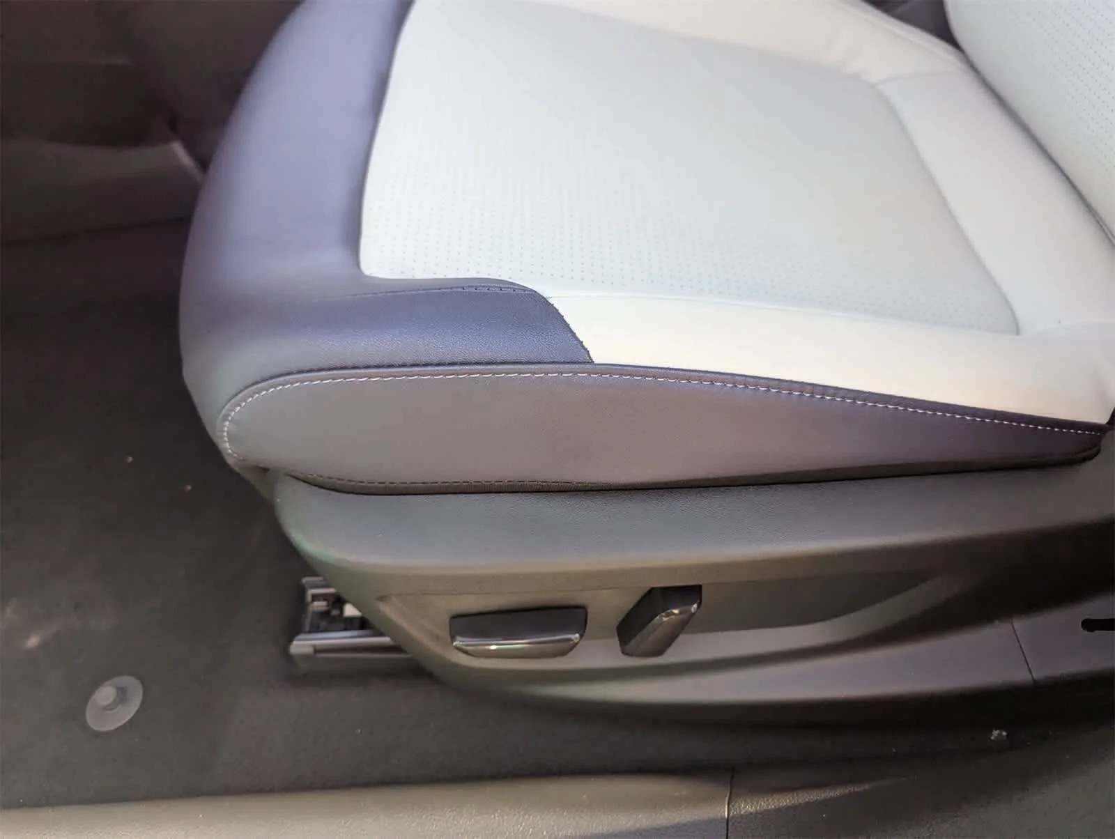 2026 Nissan LEAF SV+ - Photo 18