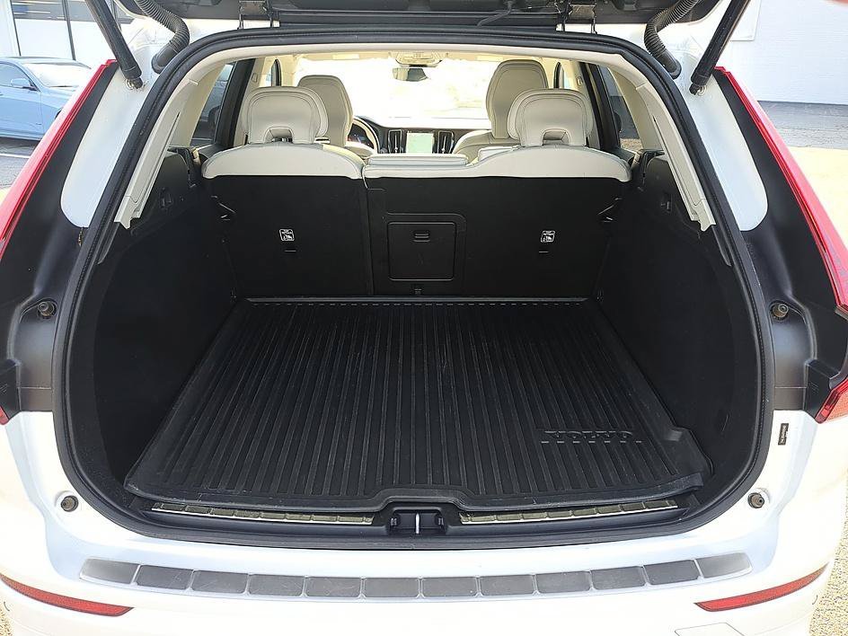 Used 2023 Denim Blue Metallic Volvo Plus Dark Theme image 32