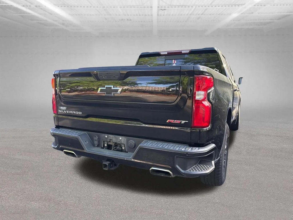 Used 2022 Black Chevrolet RST image 9