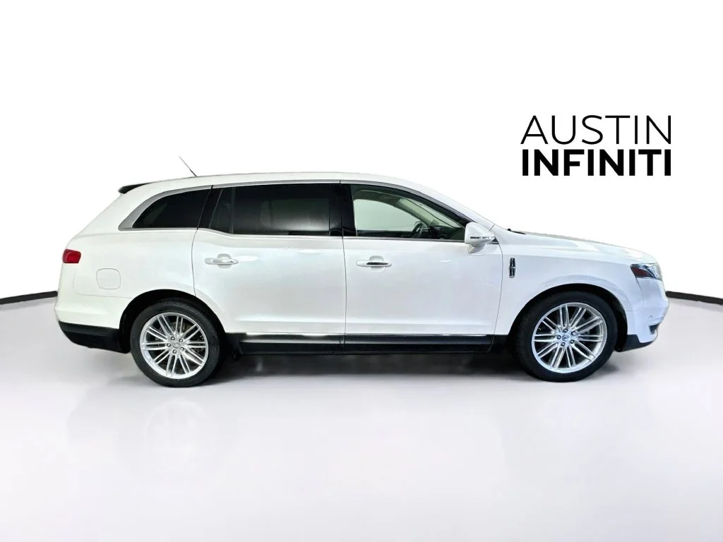 Used 2019 White Lincoln Standard image 8