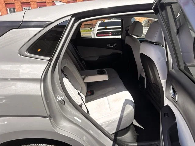 Used 2023 Gray Hyundai SE image 18