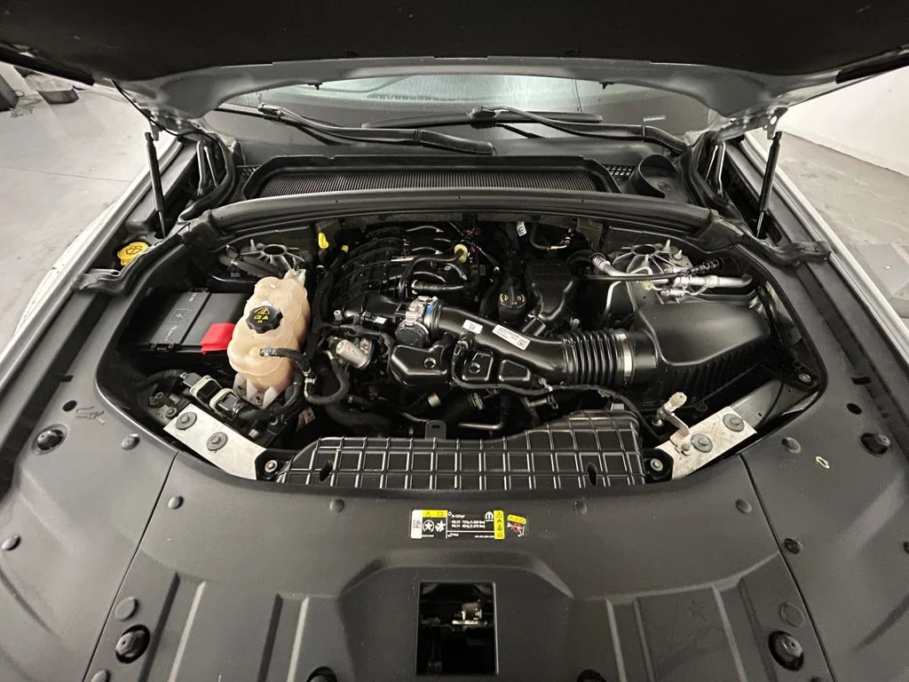 Used 2023 Silver Jeep Limited image 21