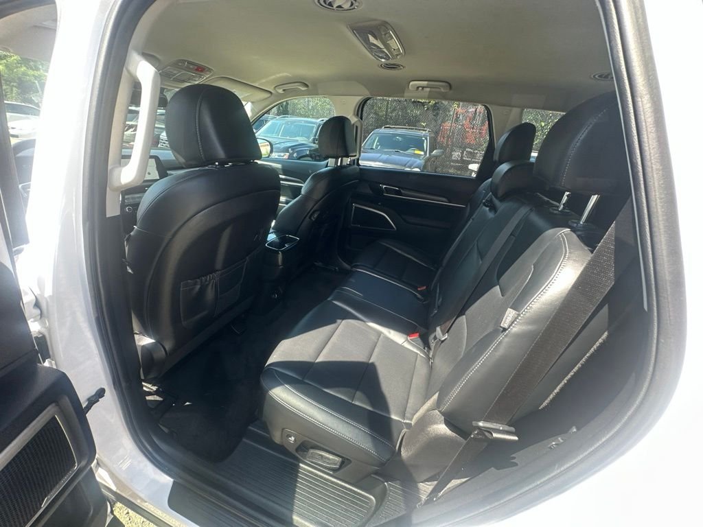 Certified Used 2024 White Kia LX image 22