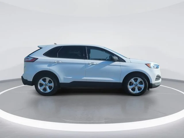 Used 2020 White Ford SE image 9