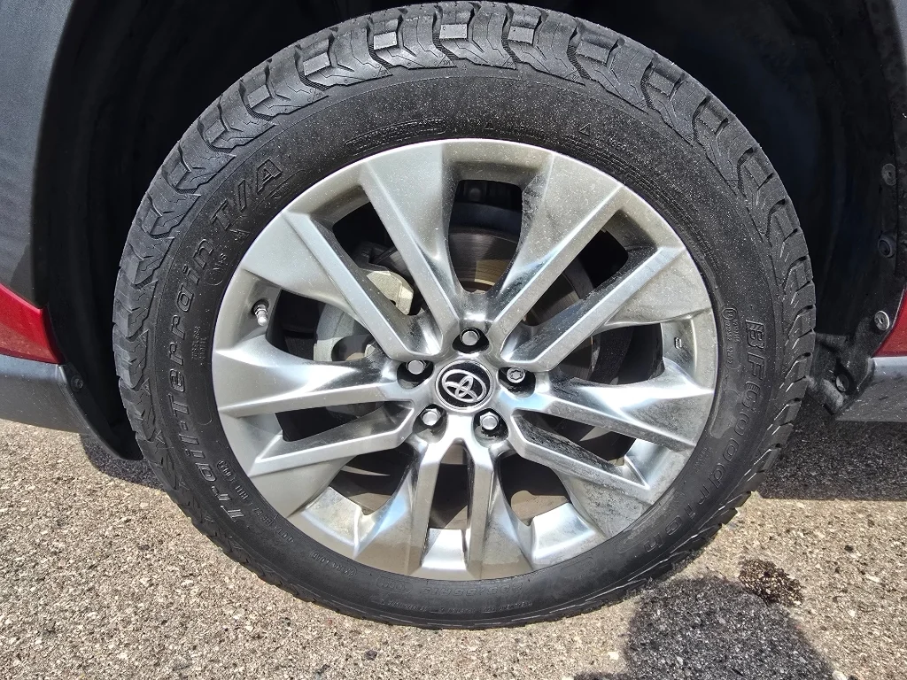 Used 2019 Ruby Flare Pearl Toyota Limited image 9