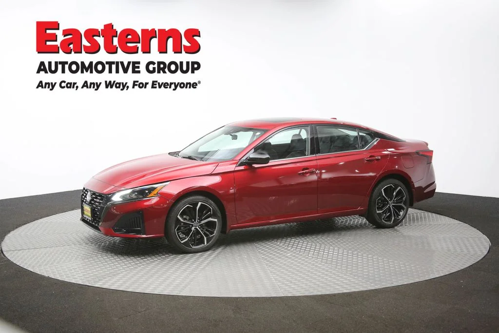 Used 2023 Red Nissan 2.5 SR image 56