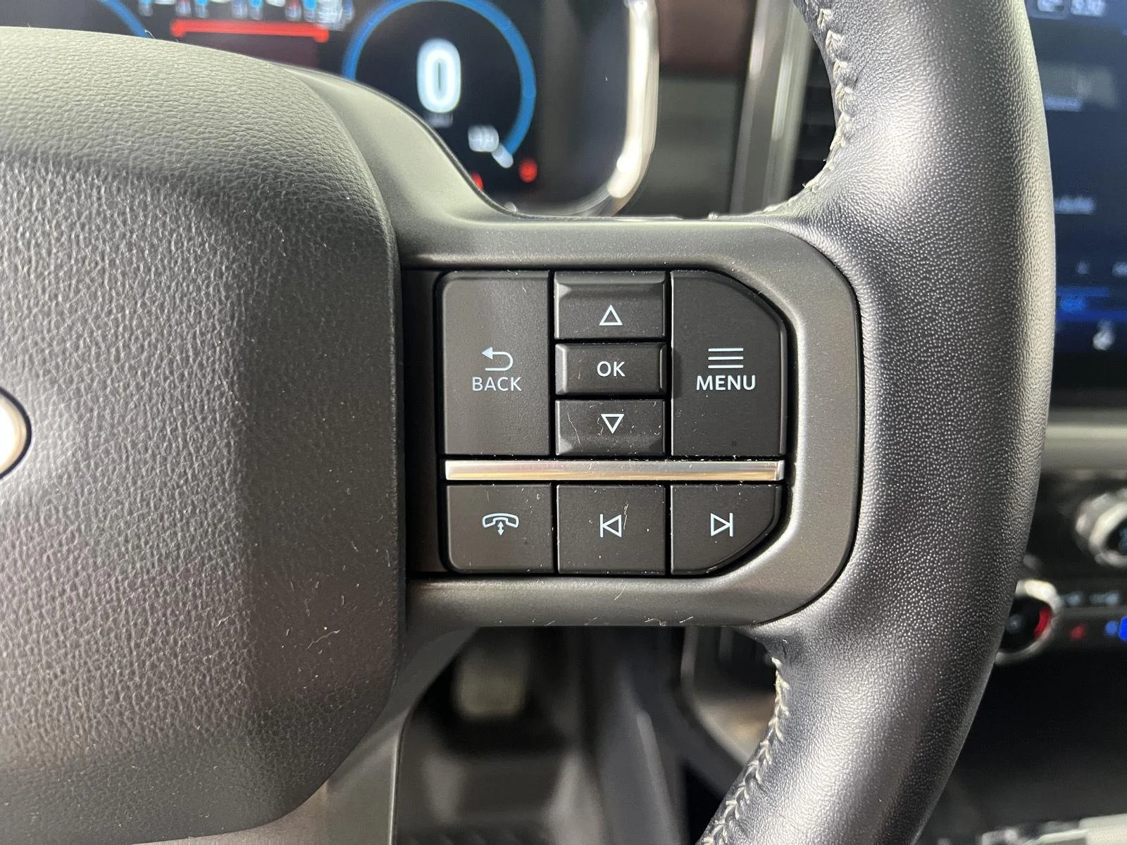 Used 2022 Star White Metallic Tri-Coat Ford LARIAT image 16