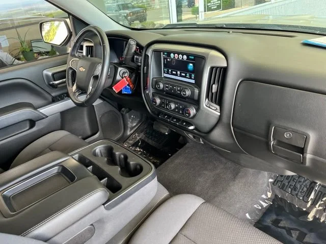 Used 2018 Silver Ice Metallic Chevrolet LT image 47