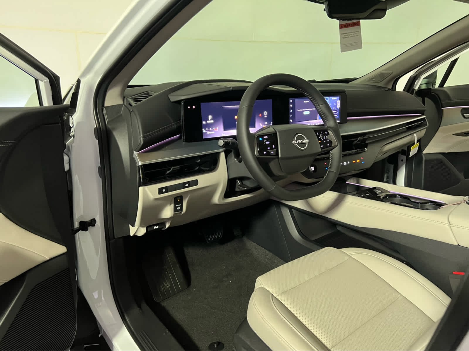 New 2026 Everest White Pearl TriCoat Nissan SL image 14