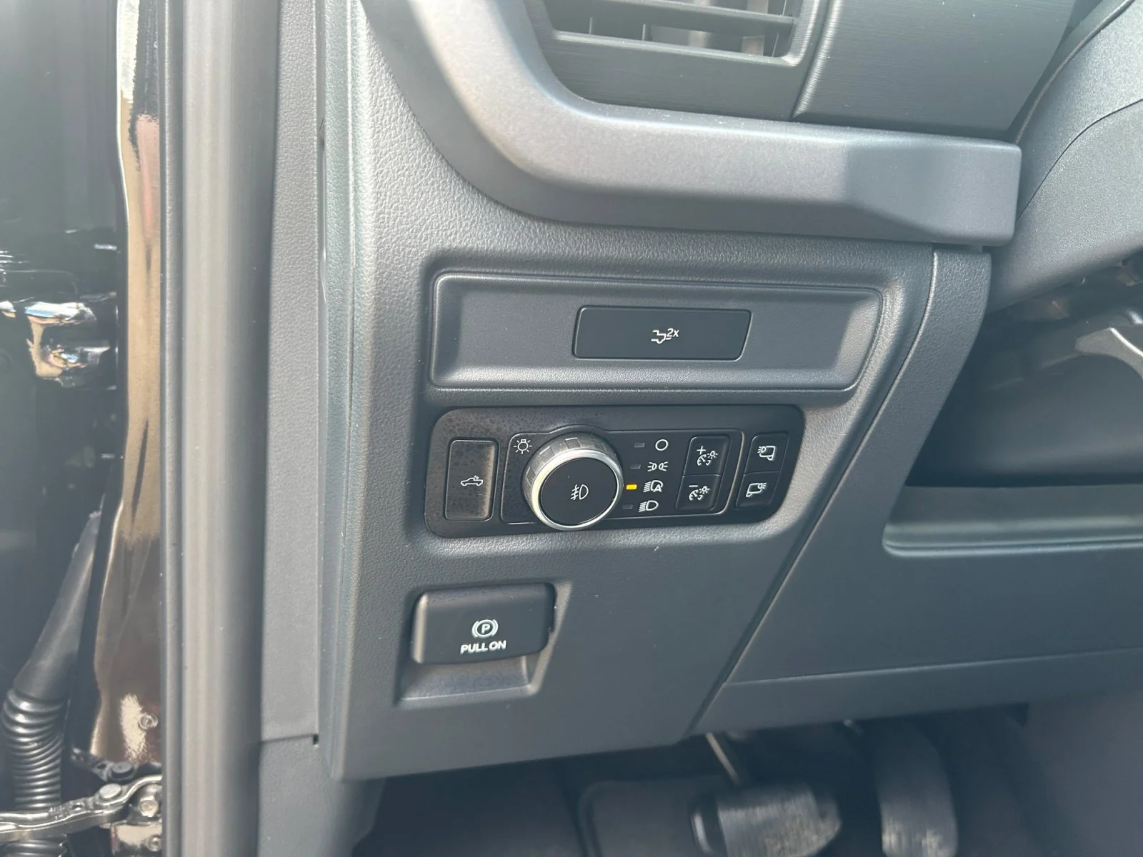 New 2026 Agate Black Metallic Ford XLT image 16