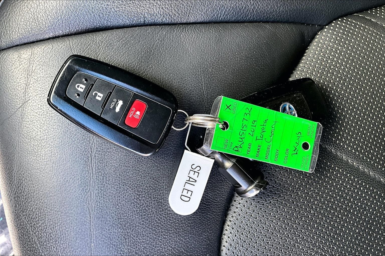 Used 2019 Gray Toyota XLE image 10