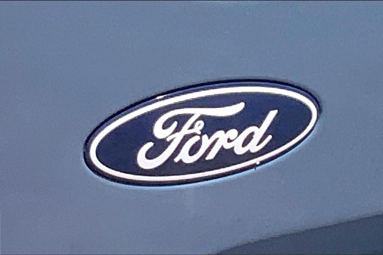 New 2026 Azure Gray Metallic Tri-Coat Ford Outer Banks® image 15