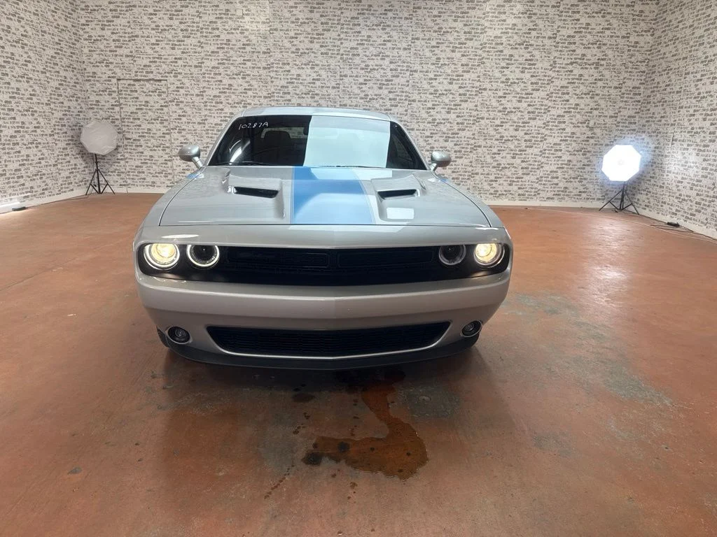 Used 2023 Triple Nickel Clearcoat Dodge SXT image 2