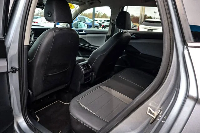 Used 2023 Silver Volkswagen 1.5T SE image 11