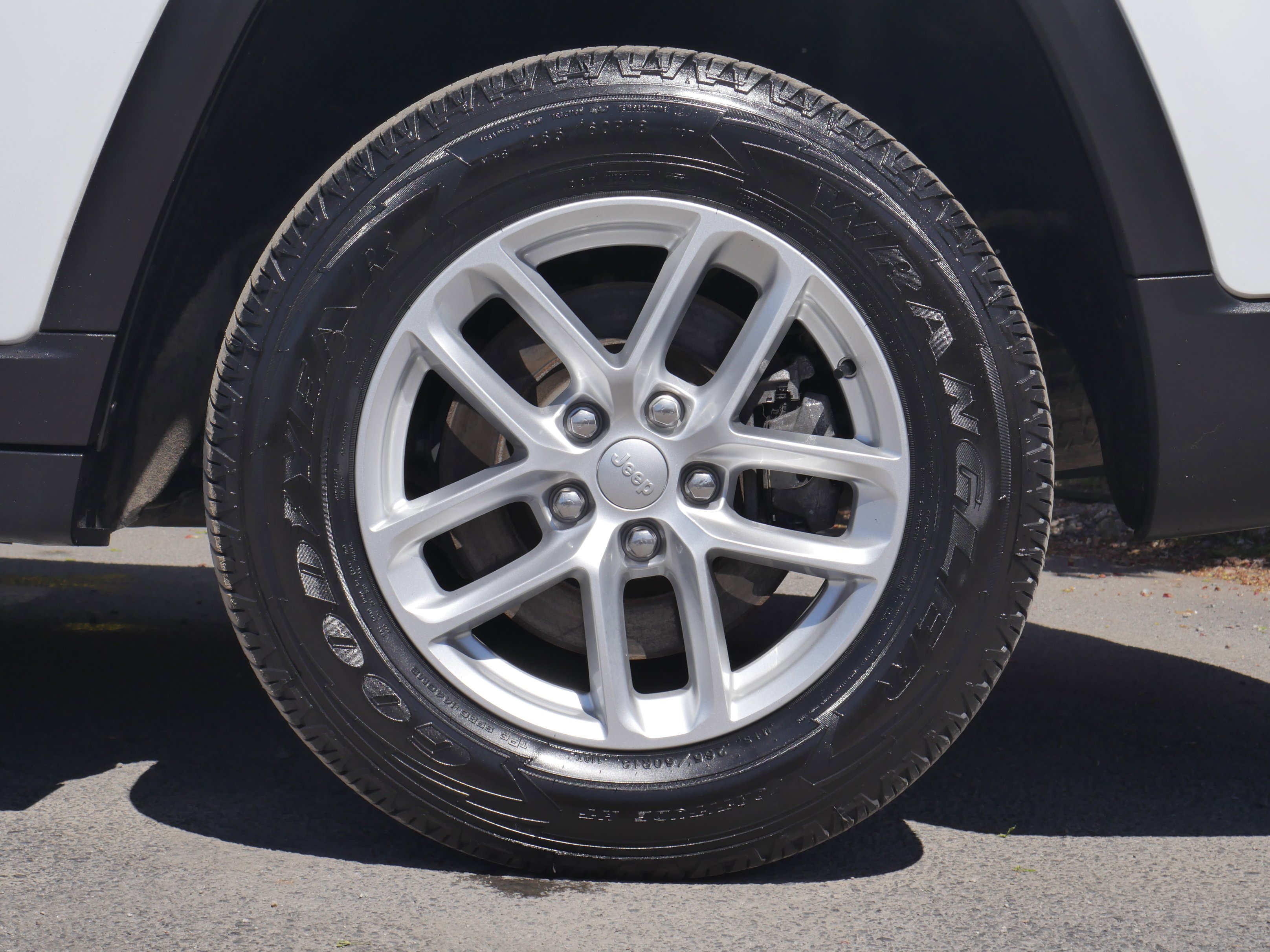 Used 2023 Bright White Clearcoat Jeep Laredo image 18