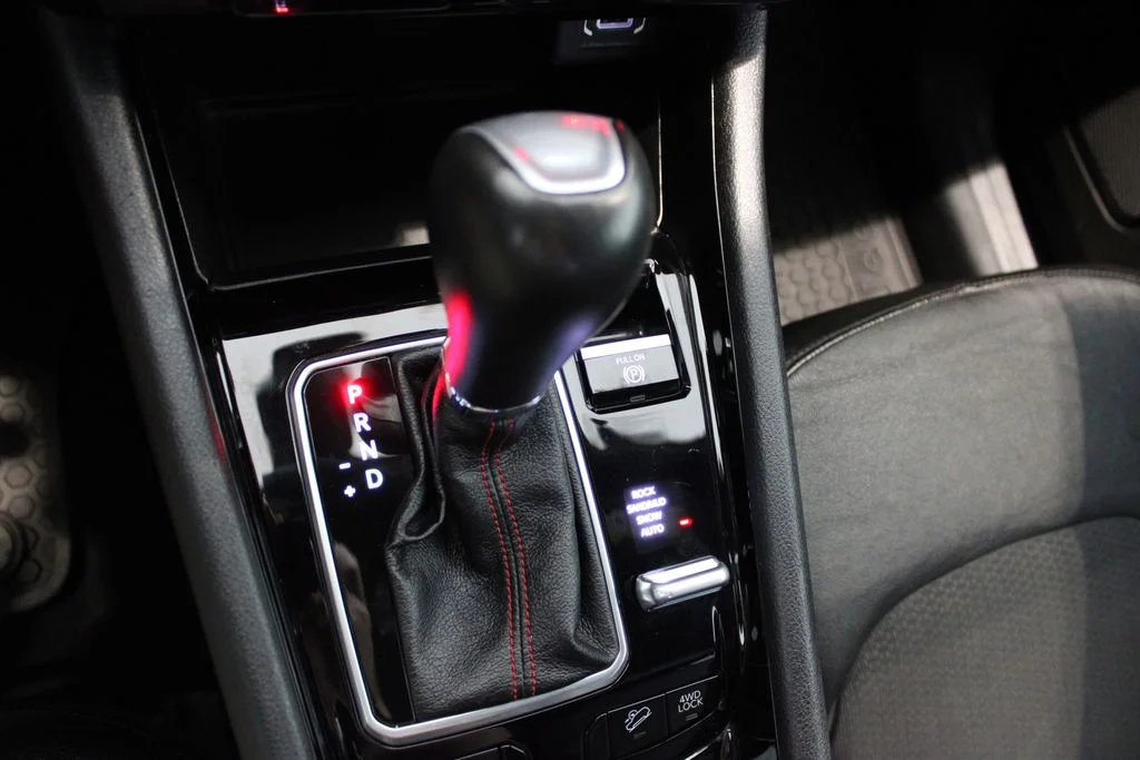 Used 2024 Silver Jeep Trailhawk image 17