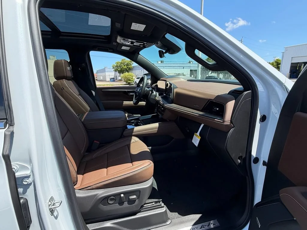 New 2026 Polar White Tricoat Chevrolet High Country image 15