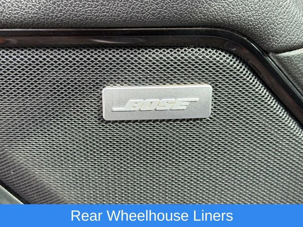 Used 2025 Summit White GMC AT4 image 27