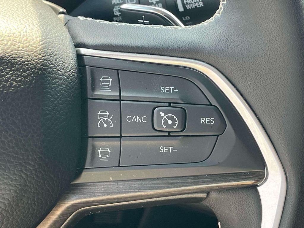 Used 2024 Silver Jeep Limited image 31