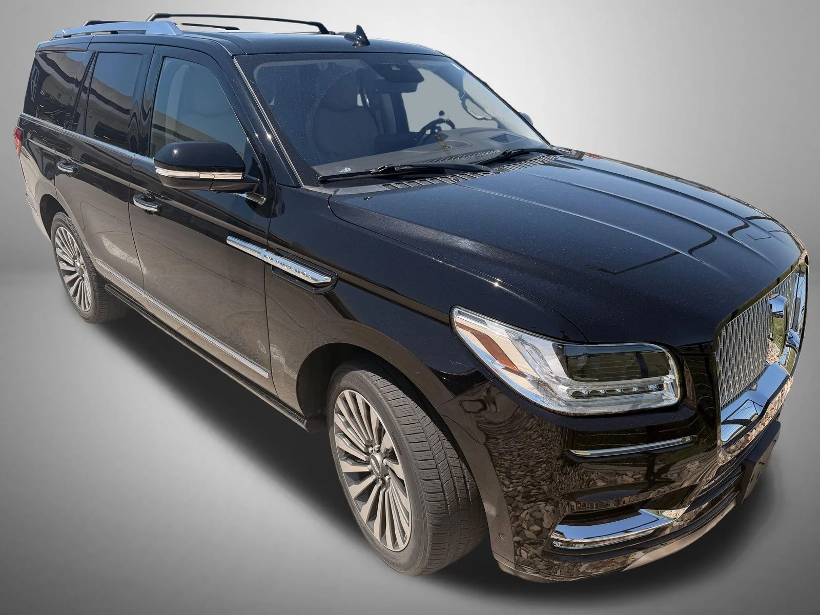 Used 2019 Black Lincoln Reserve image 1