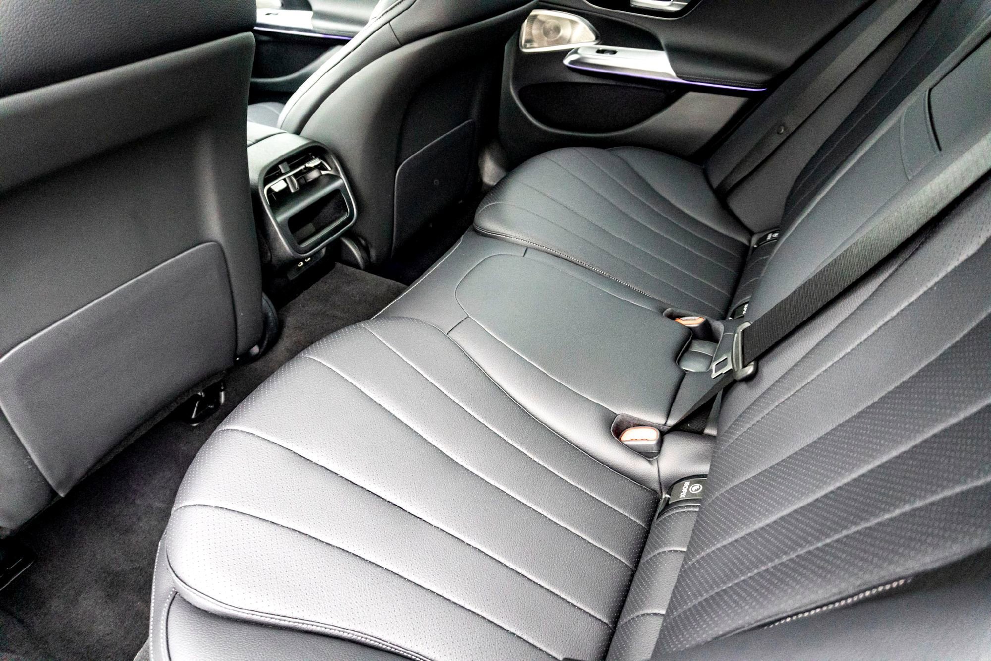 Used 2025 Polar White Mercedes-Benz E 350 image 27