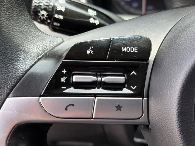 Used 2022 Gray Hyundai SEL image 24