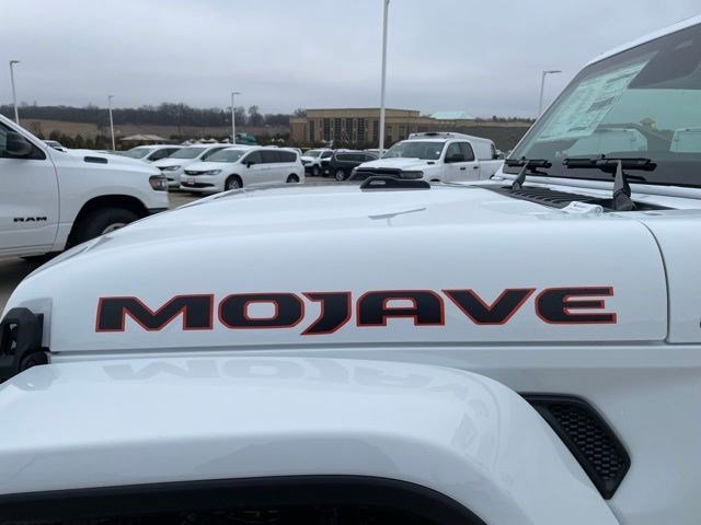 New 2026 Bright White Clearcoat Jeep Mojave X image 10