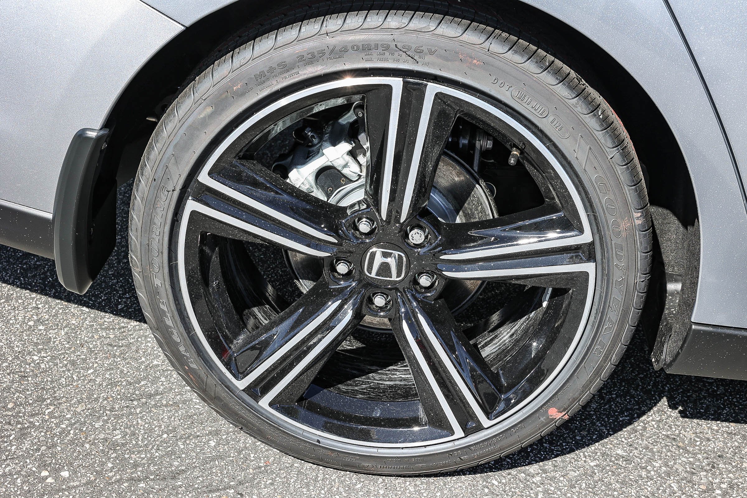 New 2026 Solar Silver Metallic Honda SE CVT image 9