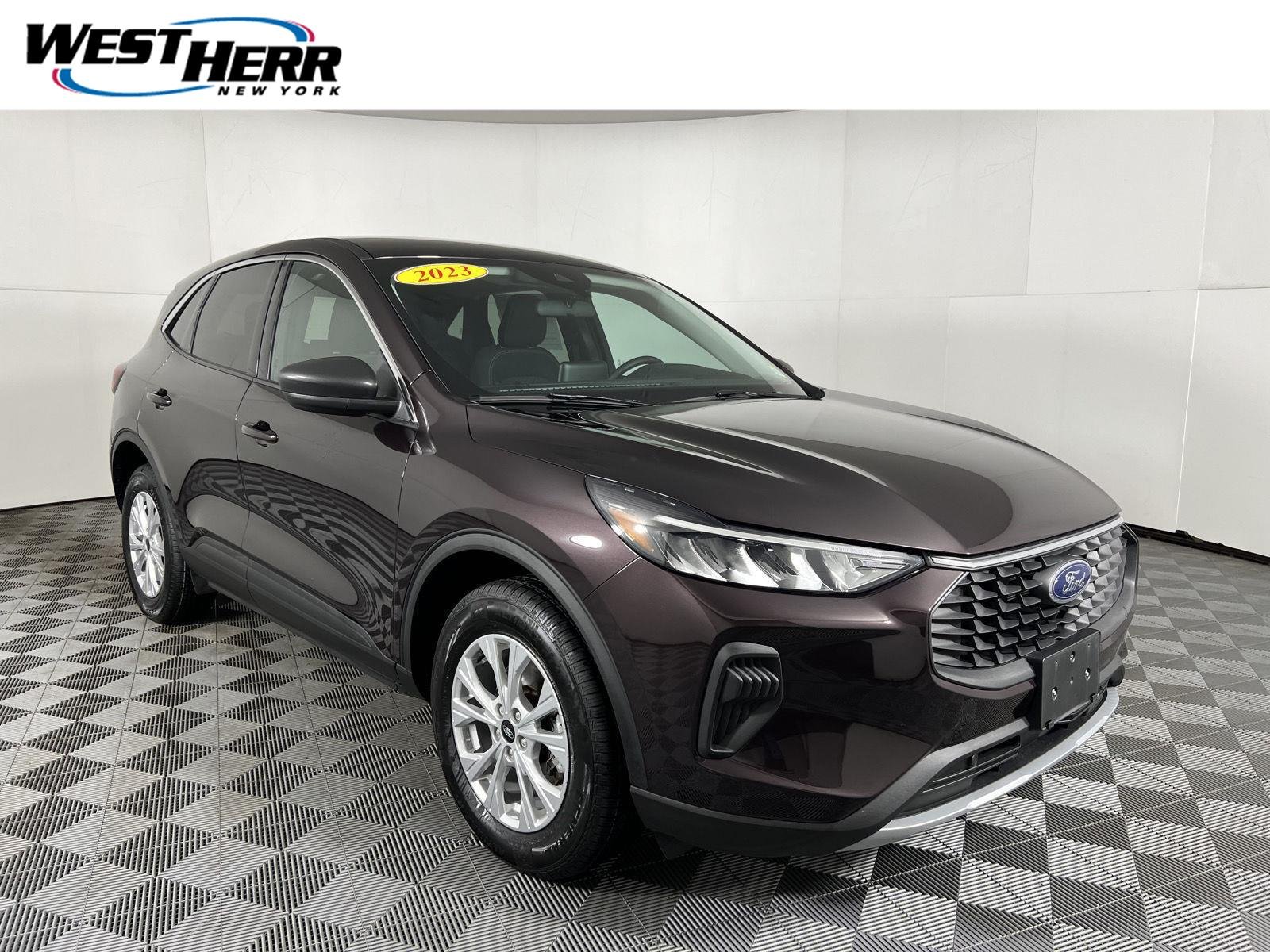 Used 2023 Cinnabar Red Ford Active image 1