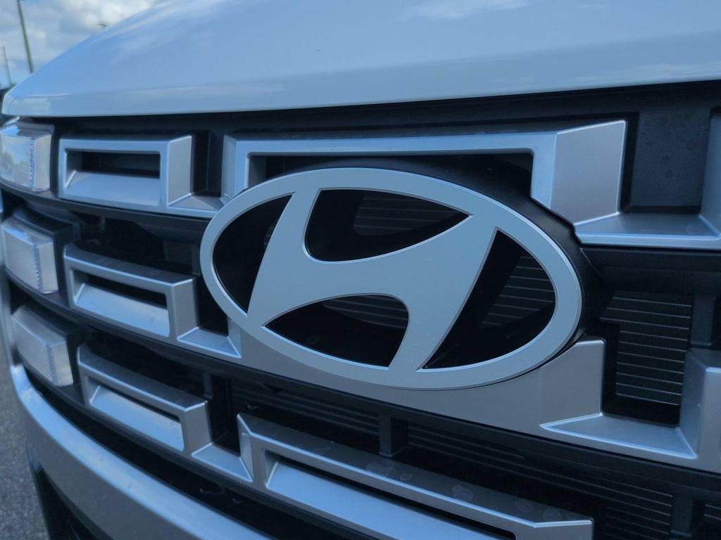 New 2027 White Hyundai SE FWD image 13