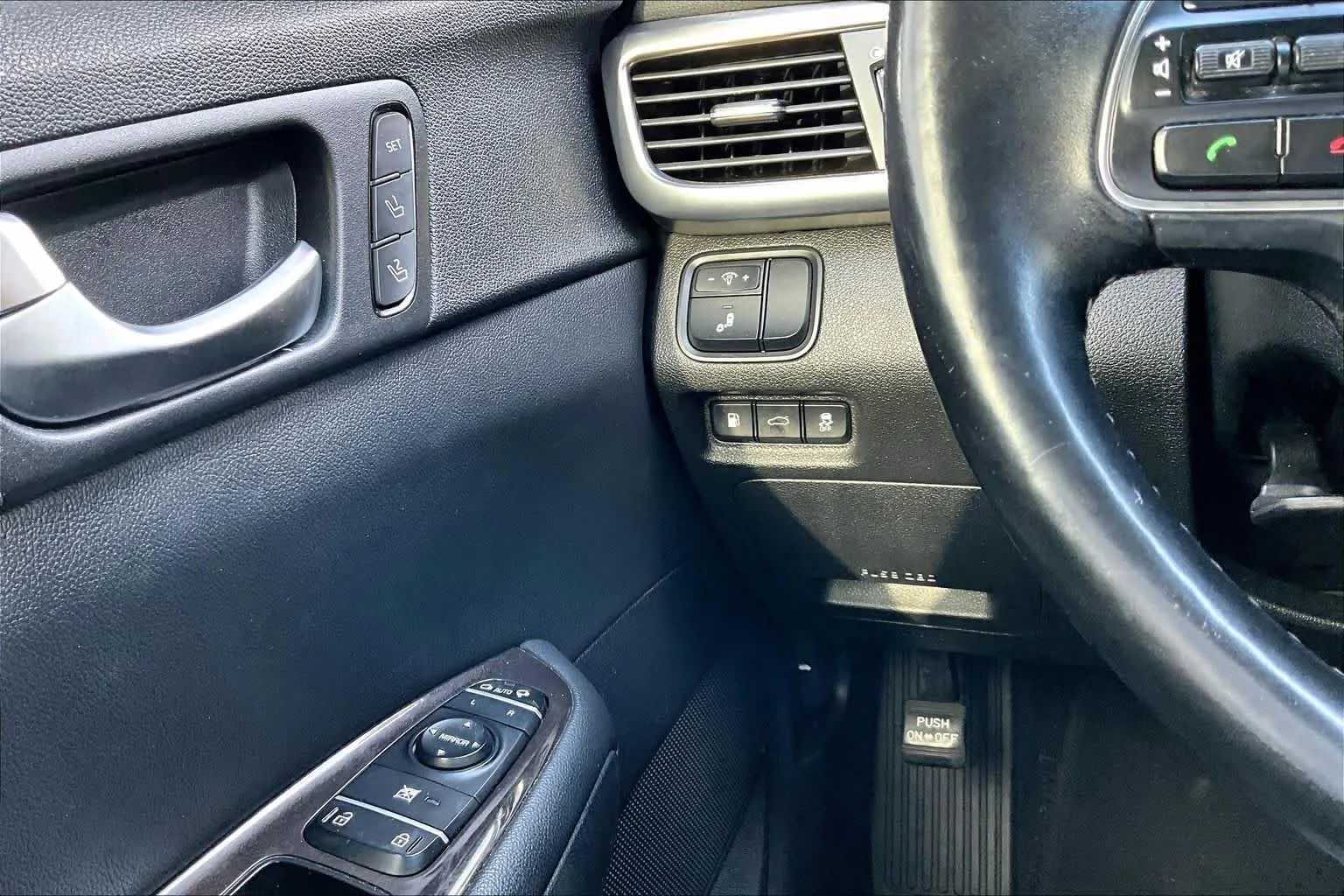 Used 2018 Ebony Black Kia EX image 29