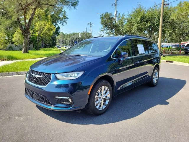 Used 2022 Blue Chrysler Touring L image 4