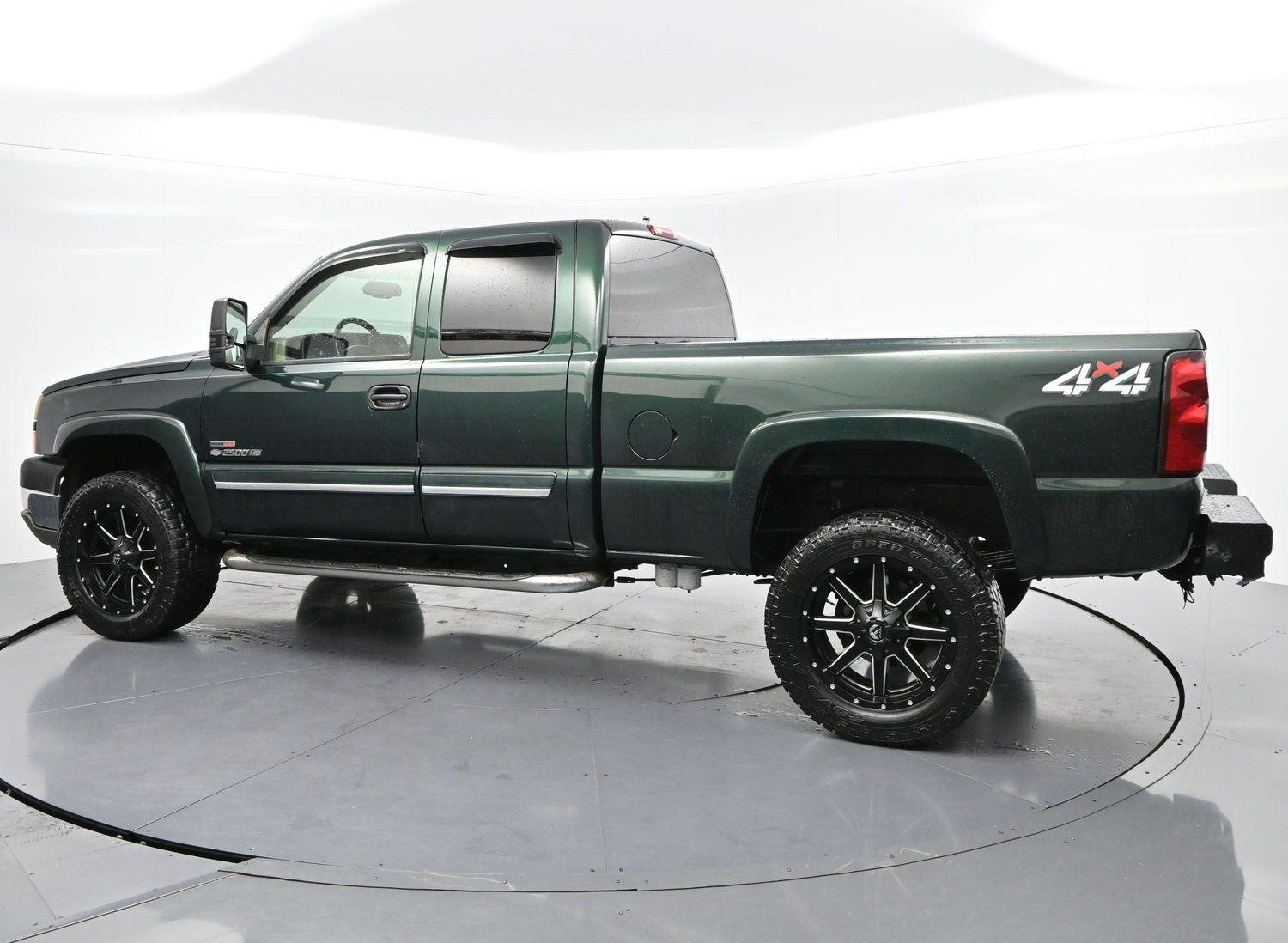 Used 2005 Dark Green Metallic Chevrolet LS image 5