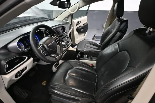Used 2020 Gray Chrysler Touring L image 16