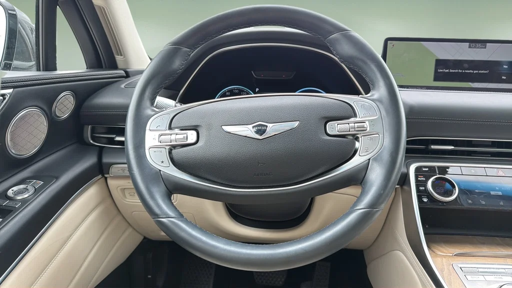 Used 2023 Himalayan Gray Genesis 2.5T image 9