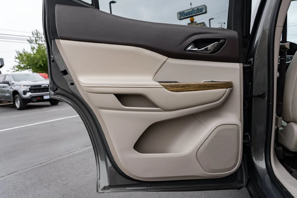 Used 2017 MINERAL METALLIC GMC Denali image 29
