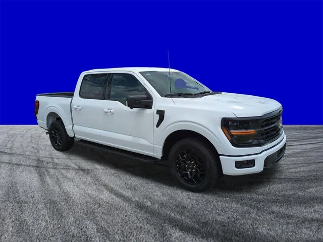 New 2026 Oxford White Ford XLT image 2