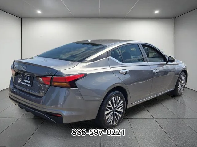 Used 2023 Gray Nissan 2.5 SV image 5