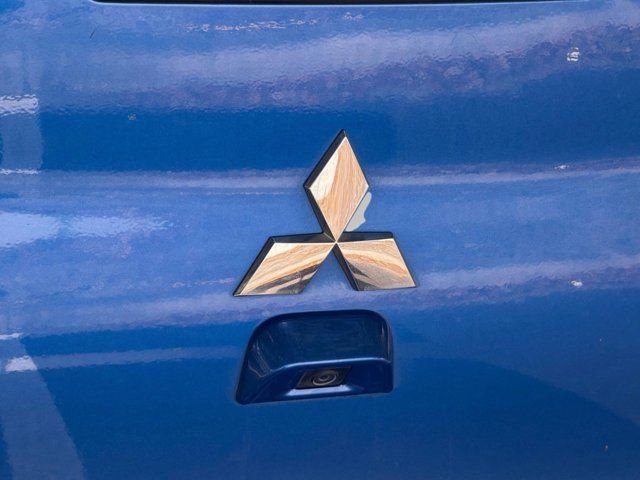 Used 2017  Mitsubishi ES image 41
