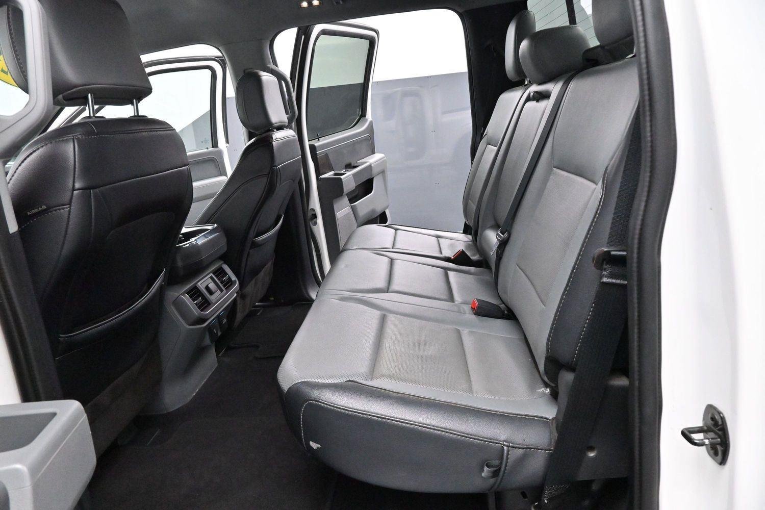 Used 2023  Ford LARIAT image 29