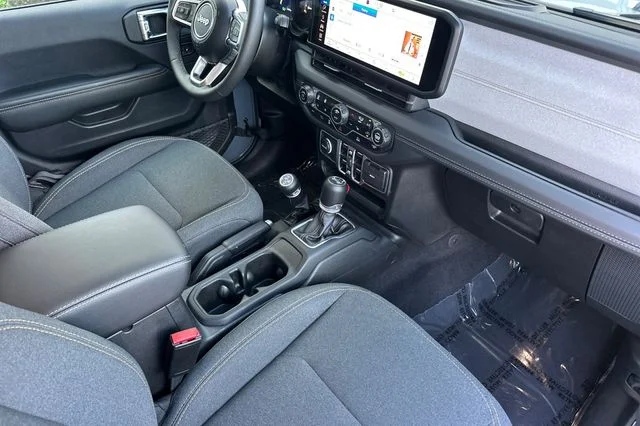 Used 2025 Gray Jeep Sahara 4xe image 18