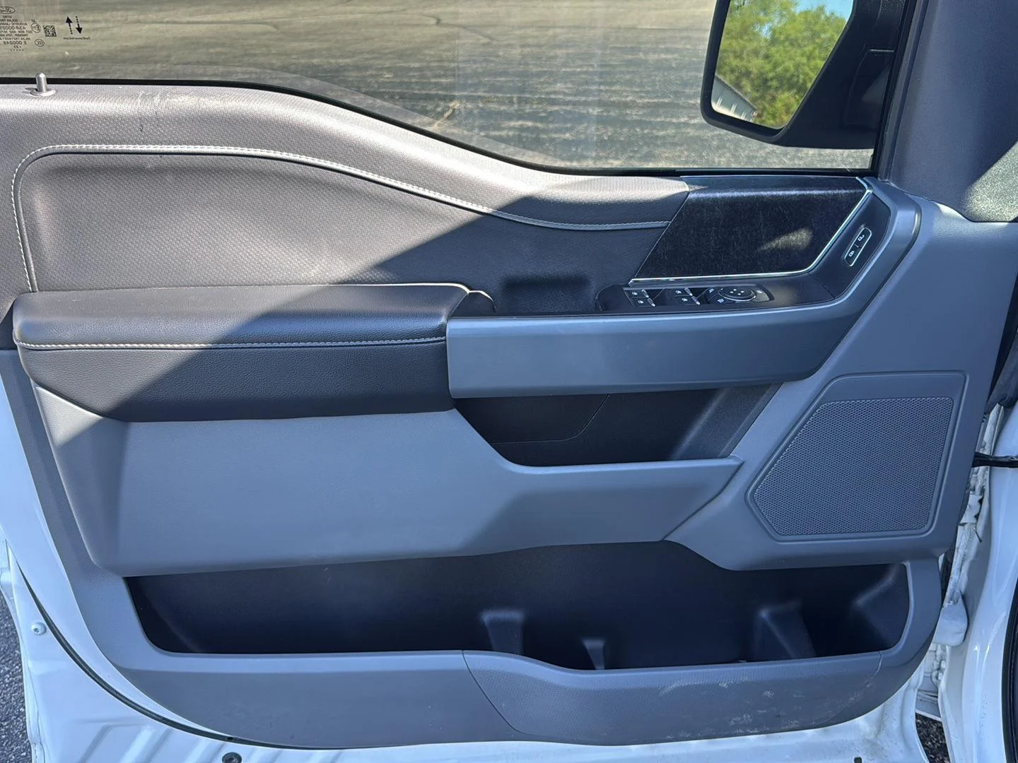 Used 2023 Oxford White Ford XLT image 16